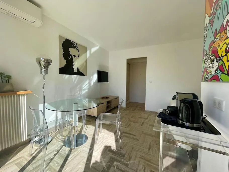 L'Olivier - Croisette Martinez, Studio Sur Cour, Plage 1 Min Cannes 0*,  Frankrijk