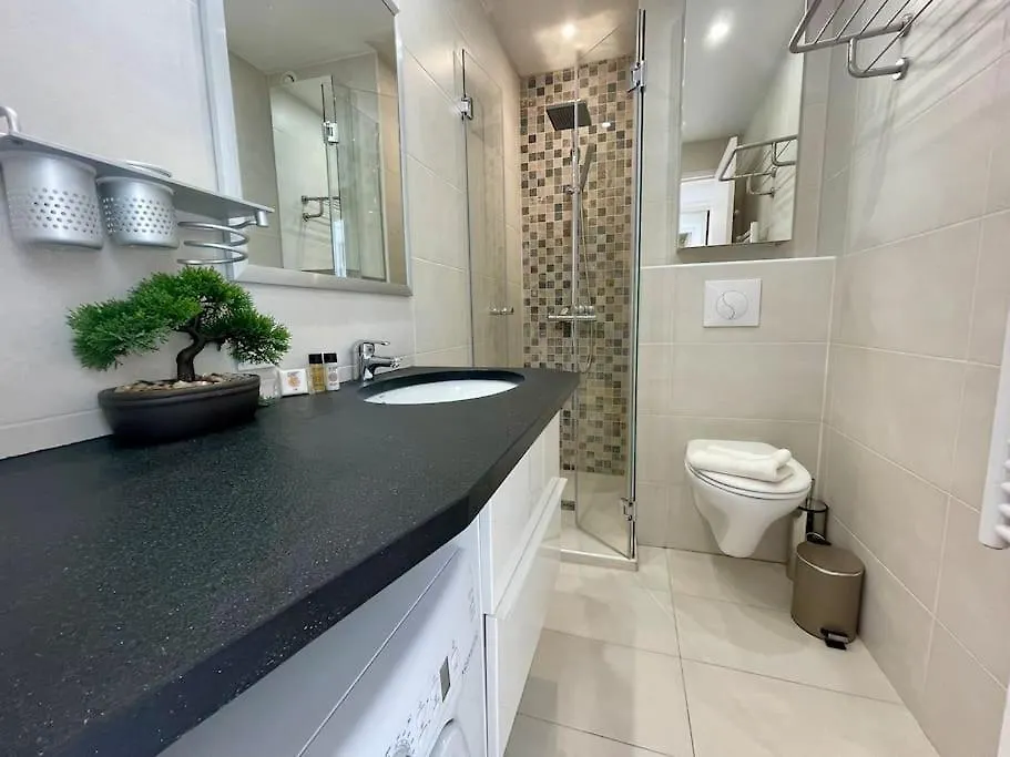 L'Olivier - Croisette Martinez, Studio Sur Cour, Plage 1 Min Cannes Appartement
