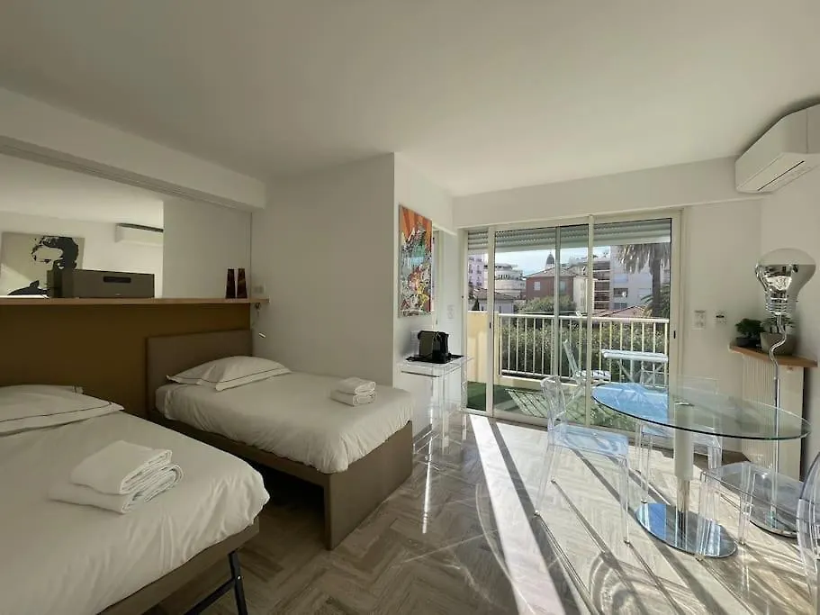 Appartement L'Olivier - Croisette Martinez, Studio Sur Cour, Plage 1 Min Cannes