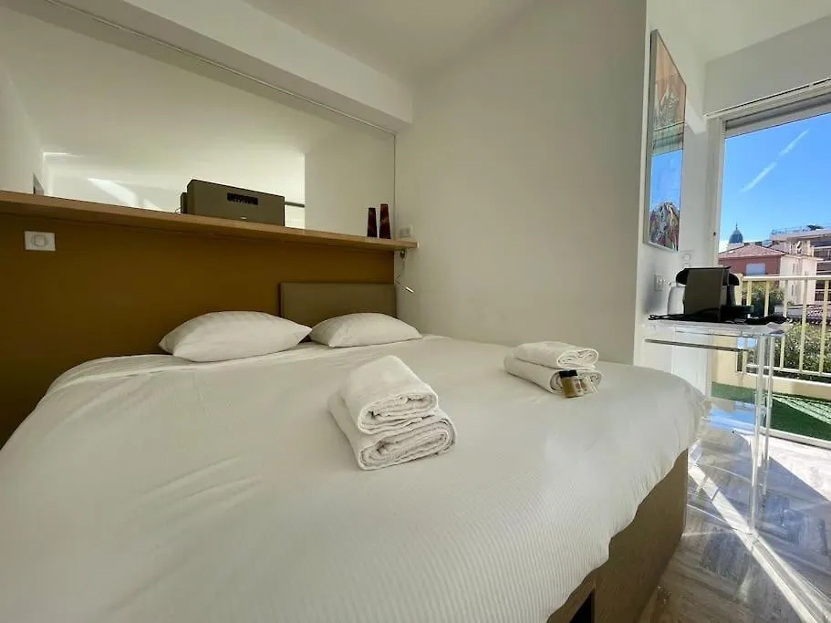 Appartement L'Olivier - Croisette Martinez, Studio Sur Cour, Plage 1 Min Cannes